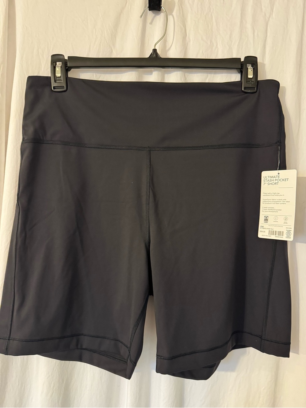 Athleta, Women's Black Active High-Waist Shorts with Pocket. Size 2X Biking-walk